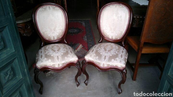 Antig&uuml;edades: Pareja de sillas isabelinas caoba - Foto 1