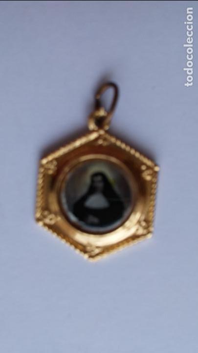 Antig&uuml;edades: Medalla de santa sin catalogar de 2,2 x 1,7 cms - Foto 1