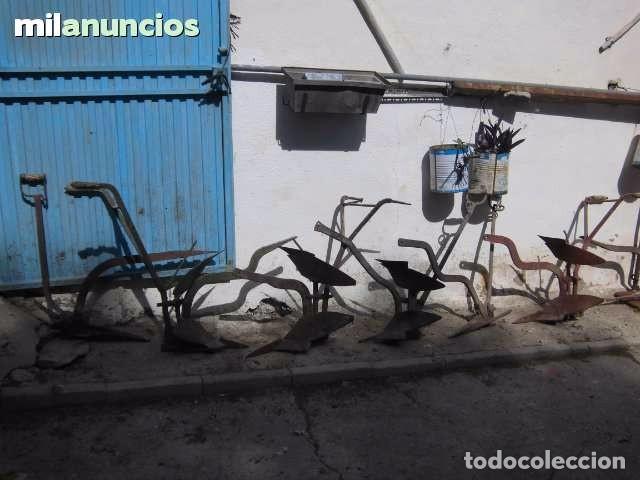 Antig&uuml;edades: Vertederas y arados antiguos - Foto 2