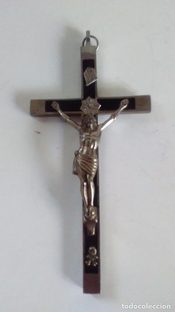 Antig&uuml;edades: Cruz de metal y madera - Foto 1