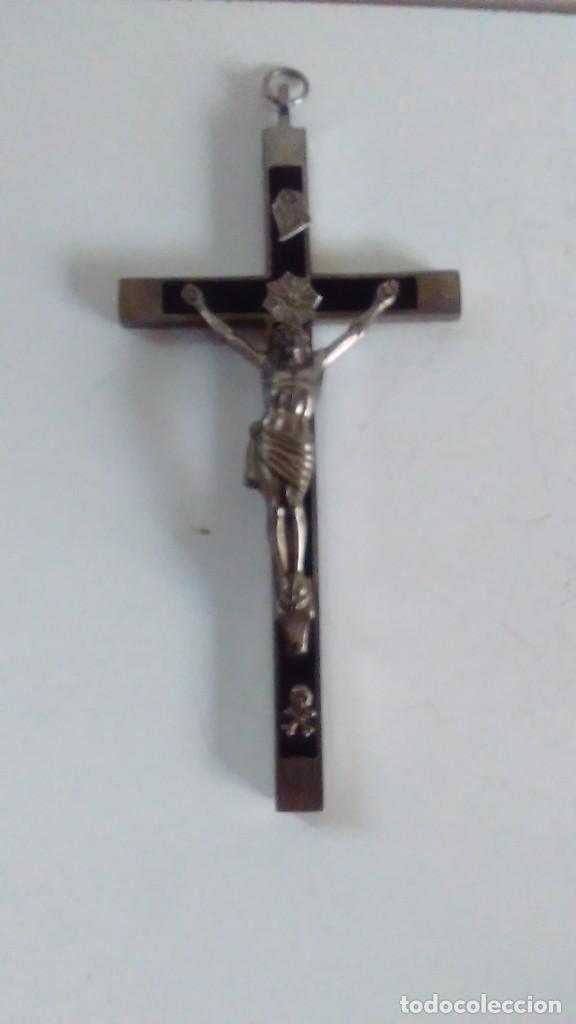Antig&uuml;edades: Cruz de metal y madera - Foto 9