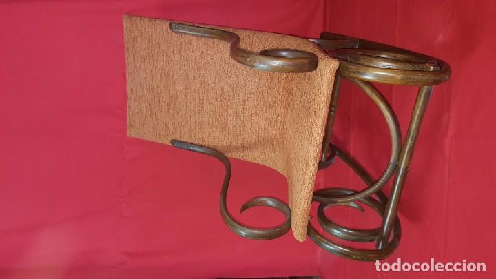 Antig&uuml;edades: Mecedora thonet reci&eacute;n restaurada y tapizada. - Foto 3