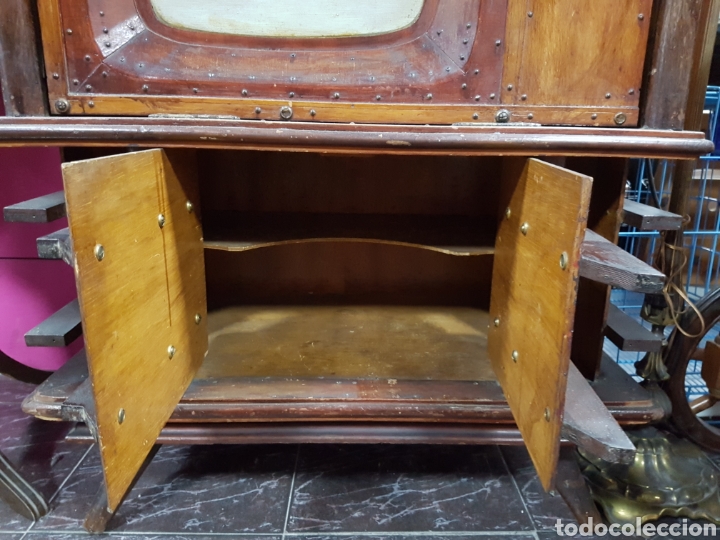 Antig&uuml;edades: Mueble bar con forma televisor antiguo KIRSCH - Foto 2