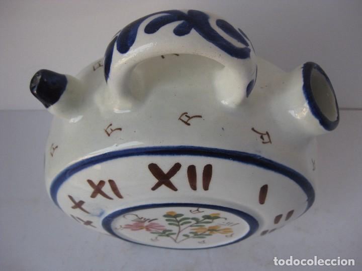Antig&uuml;edades: Singular botijo en forma de reloj. - Foto 3