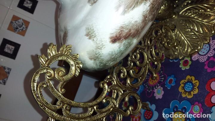 Antig&uuml;edades: antiguo centro de mesa de bronce y porcelana - Foto 5