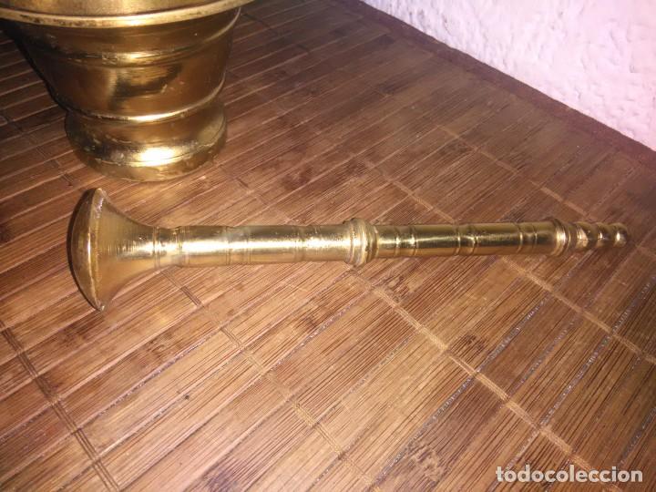 Antig&uuml;edades: ALMIREZ O MORTERO DE BRONCE ANTIGUO CON SU MANO - Foto 5