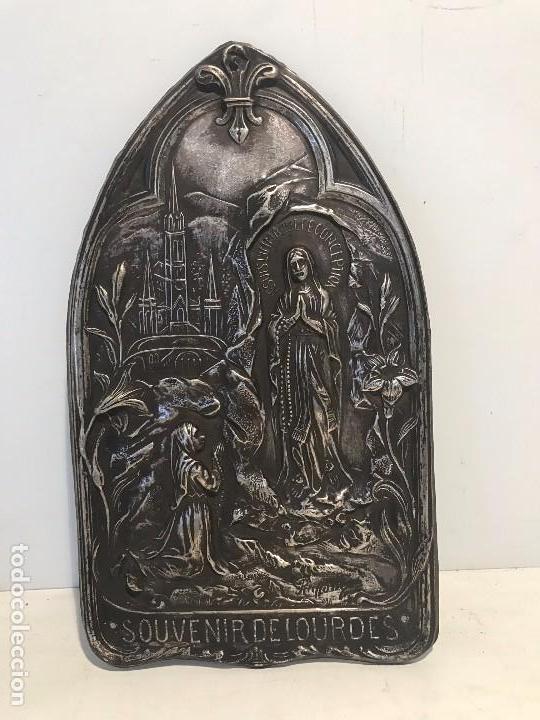 Antig&uuml;edades: PLACA RELIEVE VIRGEN DE LOURDES DE COBRE PLATEADO. - Foto 1