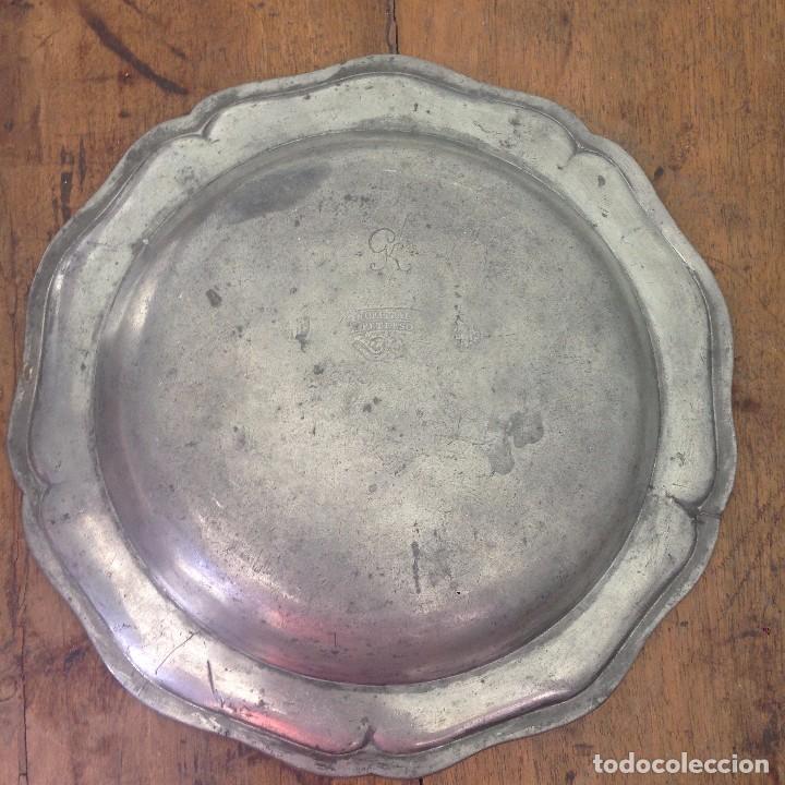 Antig&uuml;edades: Plato de esta&ntilde;o con marcajes y sellos - Foto 2