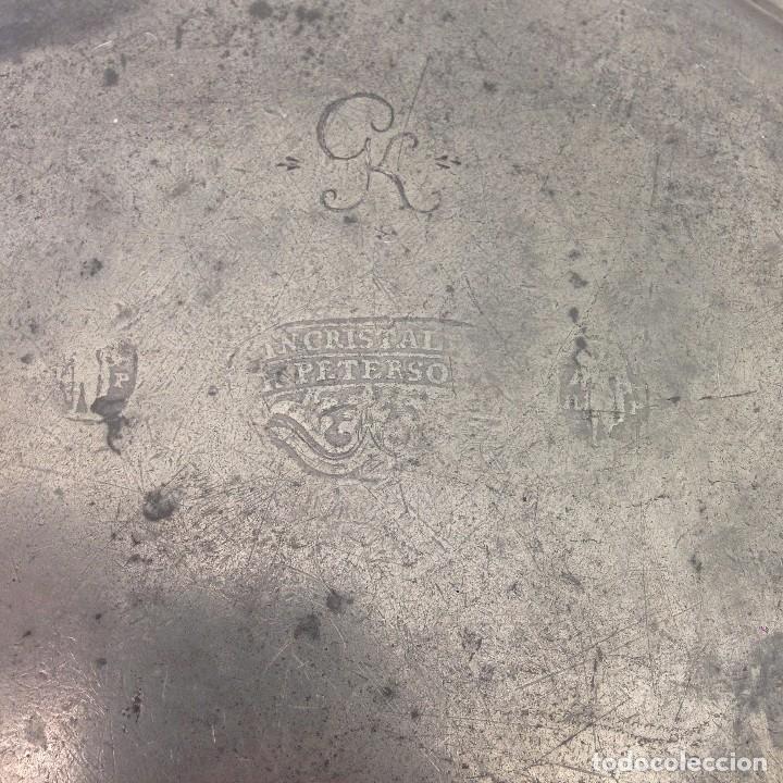 Antig&uuml;edades: Plato de esta&ntilde;o con marcajes y sellos - Foto 3