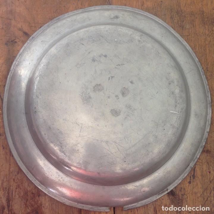 Antig&uuml;edades: Plato de esta&ntilde;o con marcajes y sellos - Foto 2