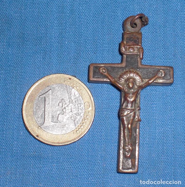Antig&uuml;edades: Antiguo crucifijo - Foto 1