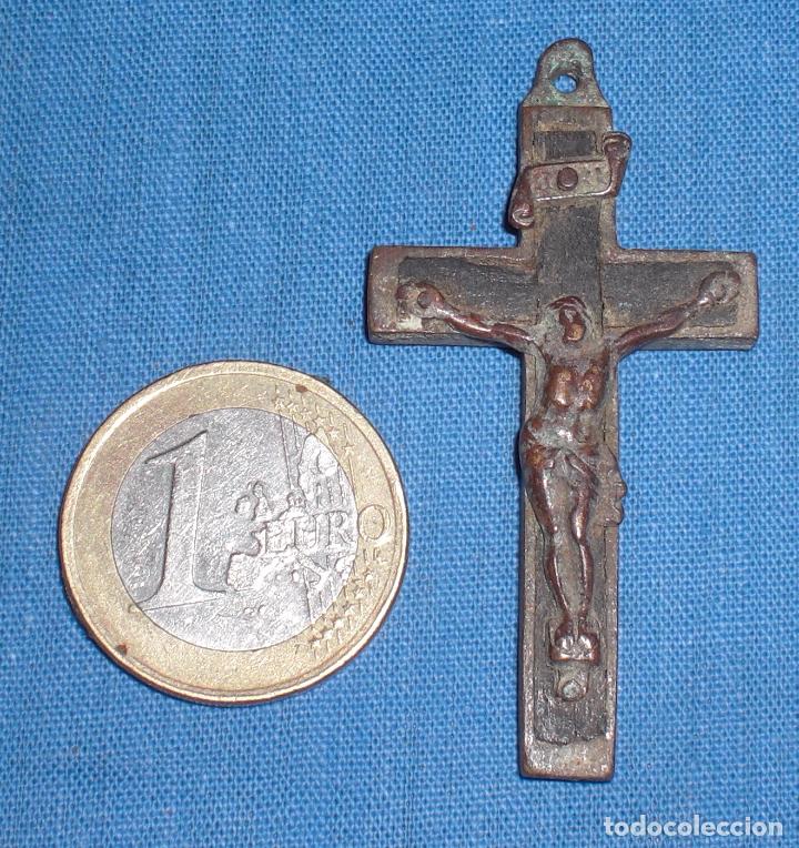 Antig&uuml;edades: Antiguo crucifijo - Foto 1