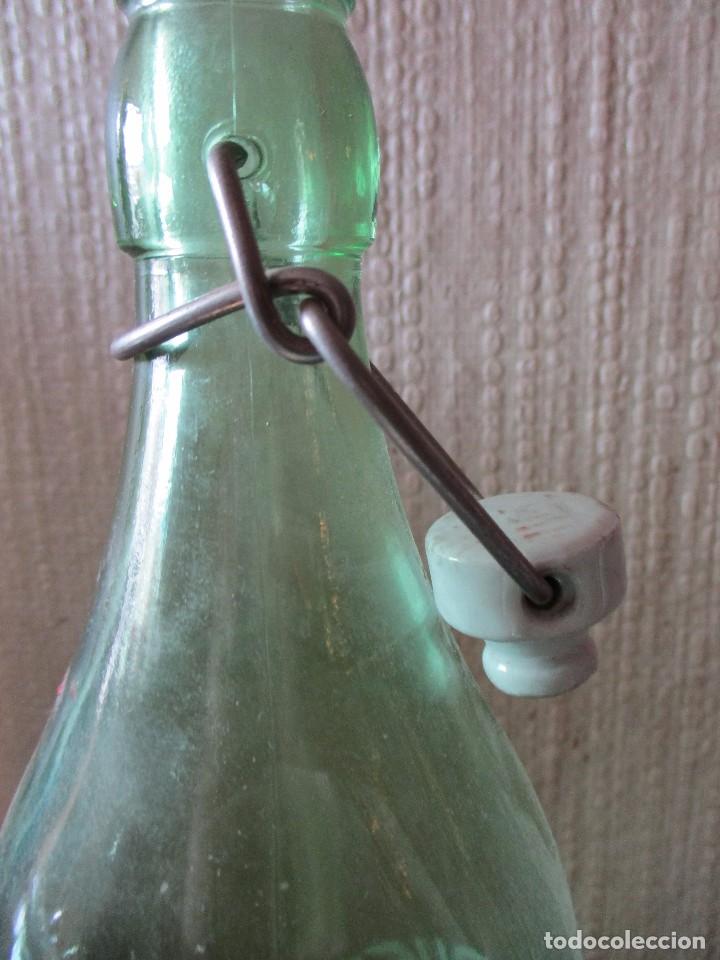 Antig&uuml;edades: botella de gaseosa - Foto 2