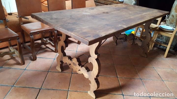 Antig&uuml;edades: Imponente mesa de nogal con pata de lira - Foto 2