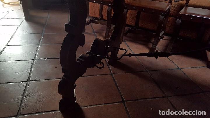 Antig&uuml;edades: Imponente mesa de nogal con pata de lira - Foto 6