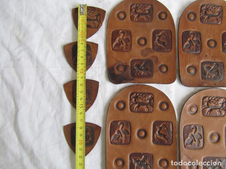 Antig&uuml;edades: 8 escudos en cuero repujado - Foto 3