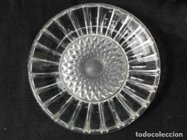 Antig&uuml;edades: 3 PEQUE&Ntilde;OS PLATOS BANDEJAS DE CRISTAL. - Foto 3