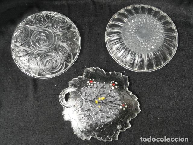Antig&uuml;edades: 3 PEQUE&Ntilde;OS PLATOS BANDEJAS DE CRISTAL. - Foto 5
