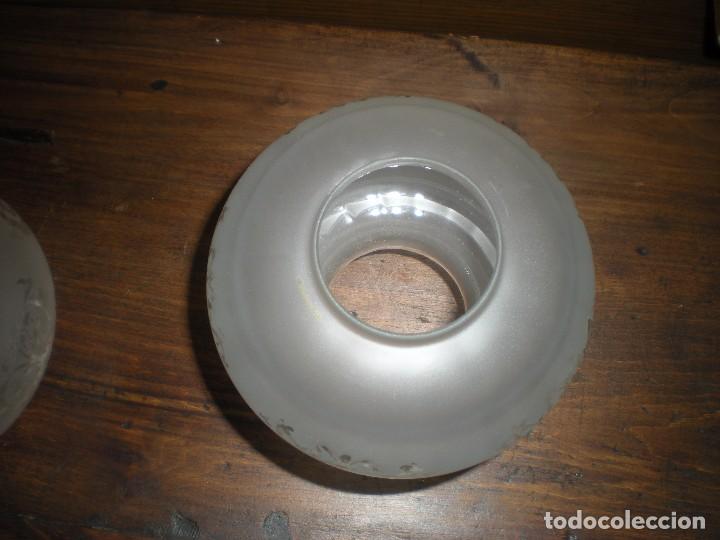 Antig&uuml;edades: 2 tulipas vidrio - Foto 5