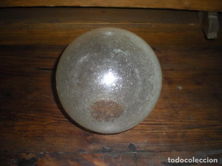 Antig&uuml;edades: 1 tulipa vidrio forma bola - Foto 1