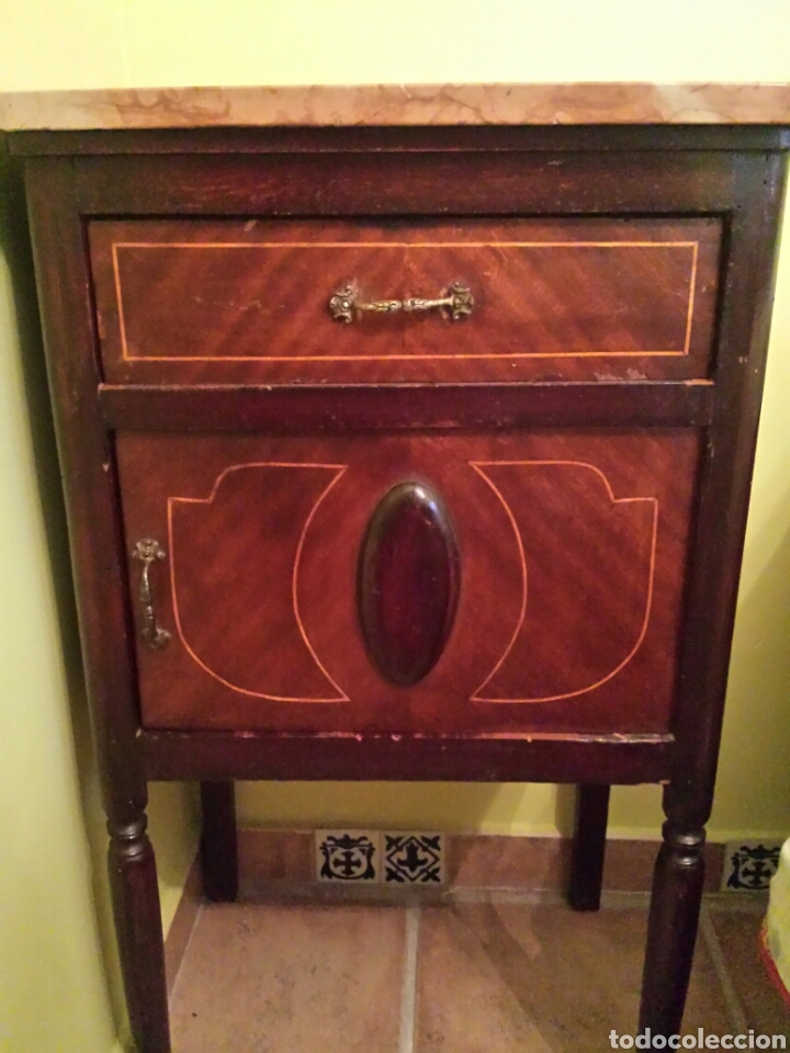 Antig&uuml;edades: Mesilla con marqueteria - Foto 1