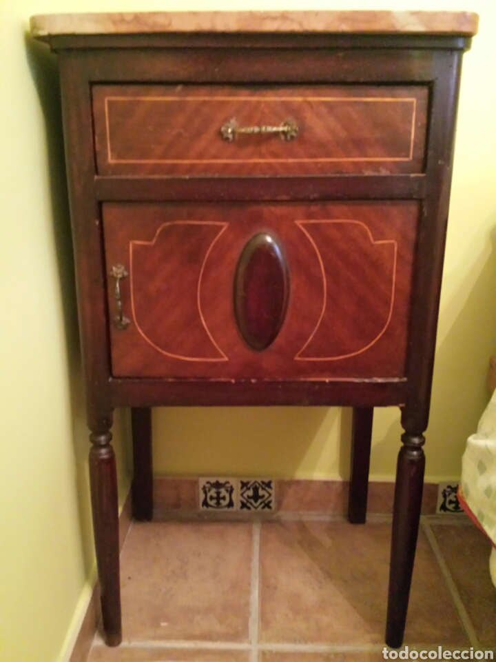 Antig&uuml;edades: Mesilla con marqueteria - Foto 2