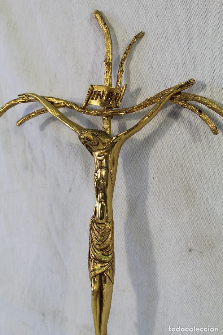 Antig&uuml;edades: cristo en la cruz en bronce - Foto 1