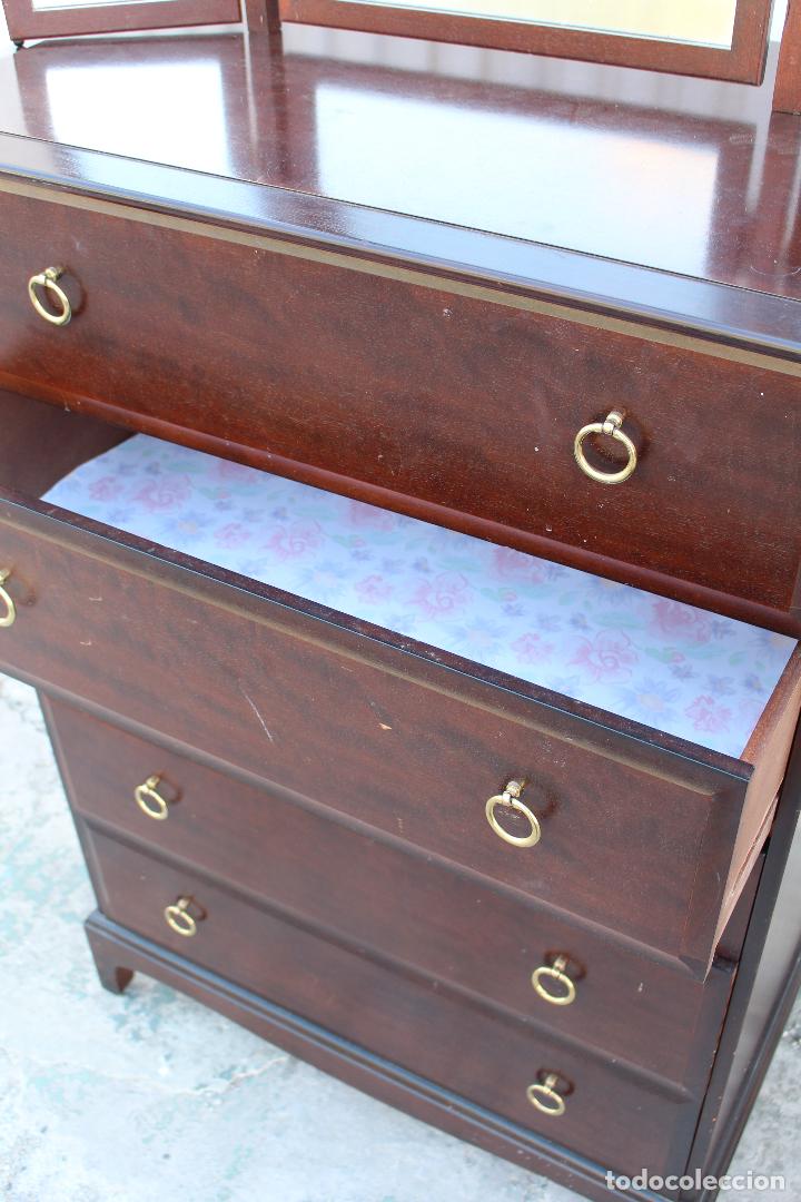 Antig&uuml;edades: comoda en madera con espejo triptico - Foto 5