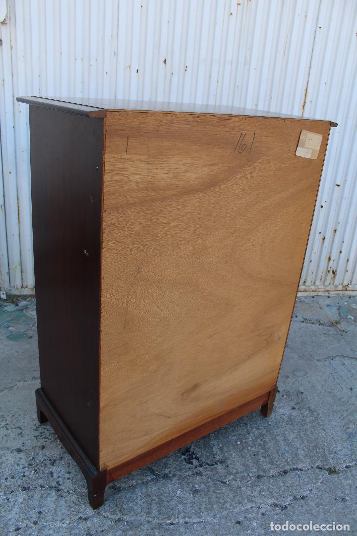 Antig&uuml;edades: comoda en madera con espejo triptico - Foto 10