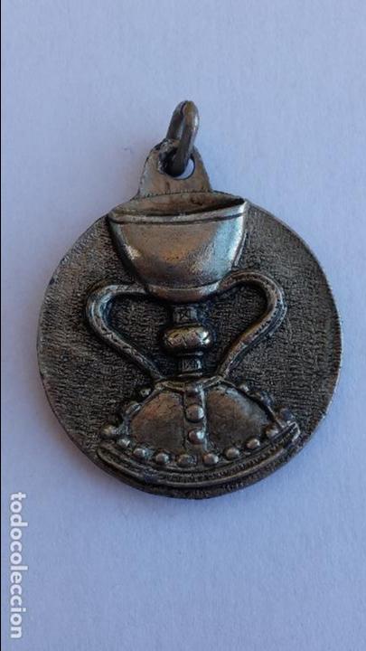 Antig&uuml;edades: Medalla de virgen sin catalogar de 2,9 cms de diametro - Foto 2