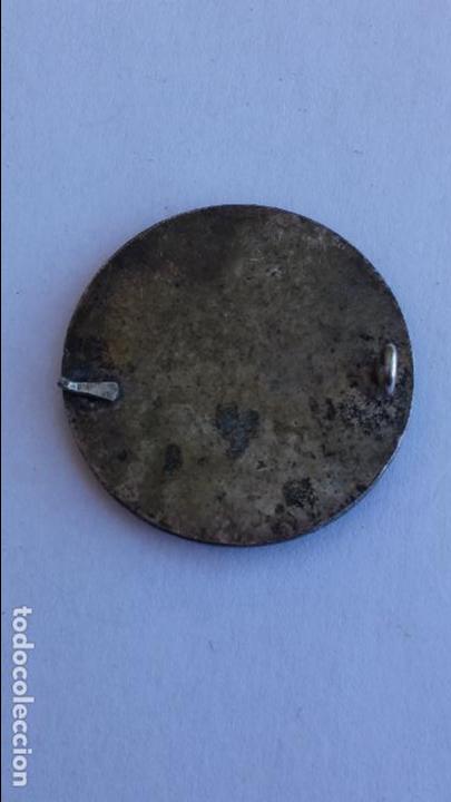 Antig&uuml;edades: Pin medalla de virgen inmaculada de 3 cms de diametro - Foto 2