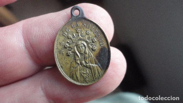 Antiquit&eacute;s: ANTIGUA MEDALLA.NUESTRA SE&Ntilde;ORA DE LA SOLEDAD DE LA PALOMA.LATON.SIGLO XIX