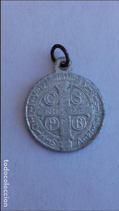 Antig&uuml;edades: medalla de san benedicto de 2,1 cms de diametro - Foto 2