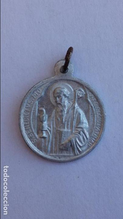 Antig&uuml;edades: medalla de san benedicto de 2,1 cms de diametro - Foto 1