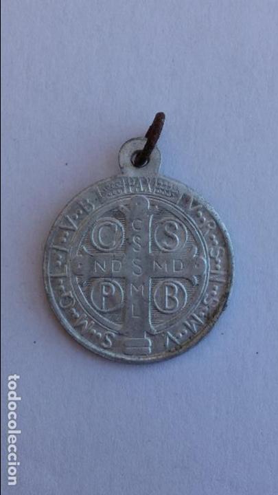 Antig&uuml;edades: medalla de san benedicto de 2,1 cms de diametro - Foto 2