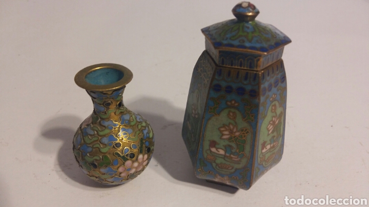 Antig&uuml;edades: Pareja de jarr&oacute;nes en esmalte Cloisonne. - Foto 1
