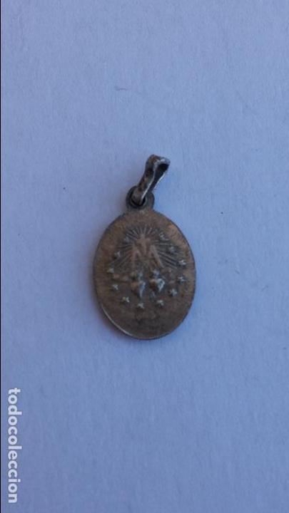 Antig&uuml;edades: medalla de virgen inmaculada de 1,5 x 1 cms cms - Foto 2