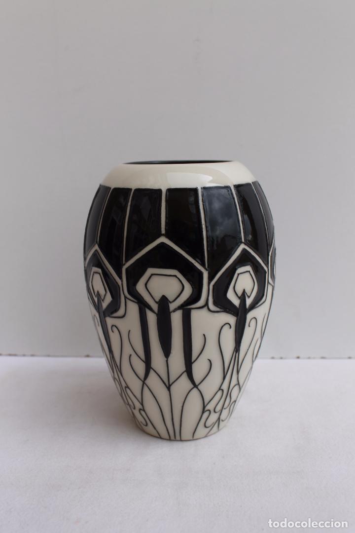 Antig&uuml;edades: JARRON DE CERAMICA INGLESA MOORCROFT 2012 - Foto 1