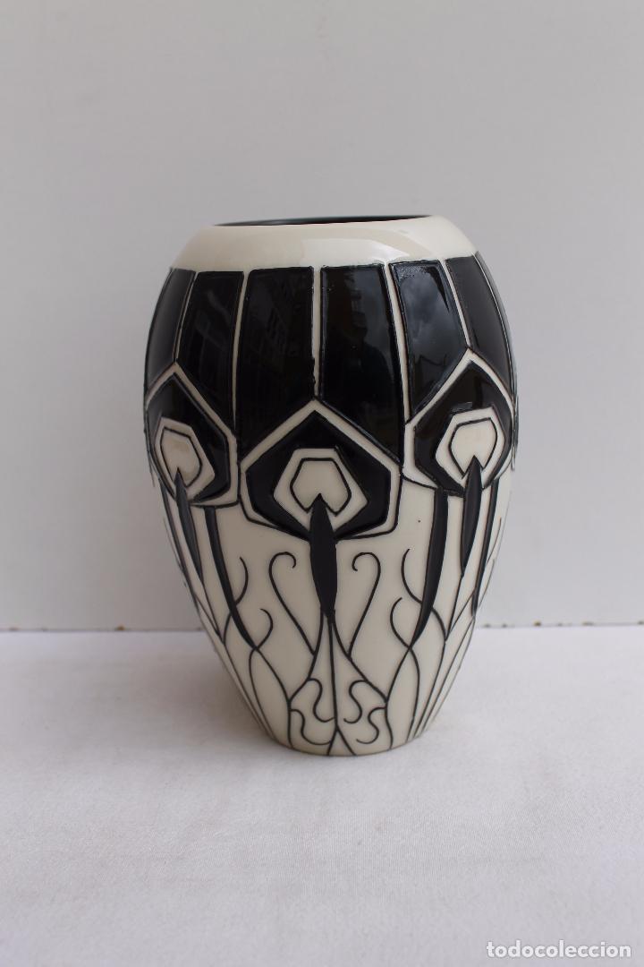 Antig&uuml;edades: JARRON DE CERAMICA INGLESA MOORCROFT 2012 - Foto 2