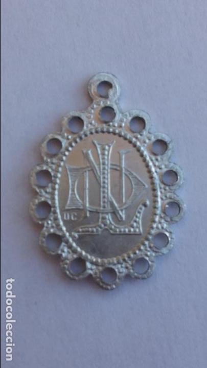Antig&uuml;edades: Medalla de virgen de lourdes de 2,8 x 2  cms - Foto 2