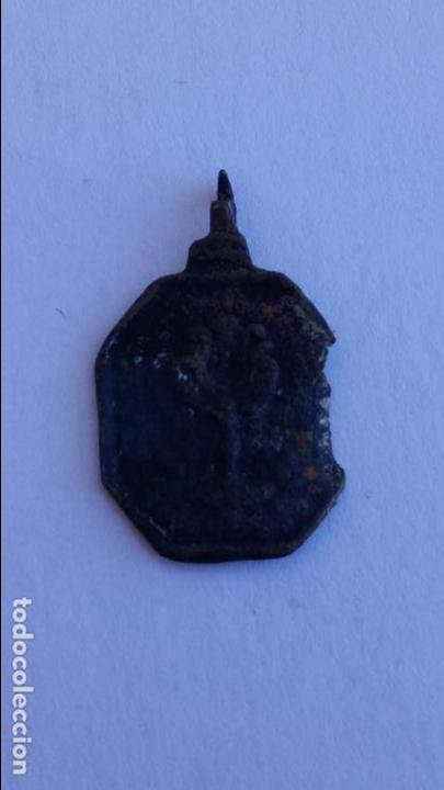 Antig&uuml;edades: Medalla antigua sin catalogar de 2,5 x 1,6 cms - Foto 2