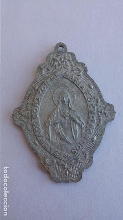 Antig&uuml;edades: medalla de corazon de maria y corazon de jesus de 5 x 3,7 cms - Foto 1