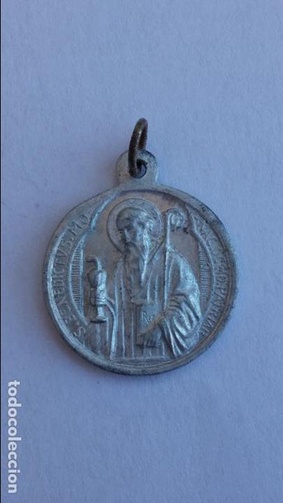 Antig&uuml;edades: medalla de san benedicto de 2 cms de diametro - Foto 1