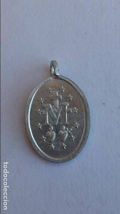 Antig&uuml;edades: Medalla de virgen inmaculada de 2,4 x 1,5 cms - Foto 2