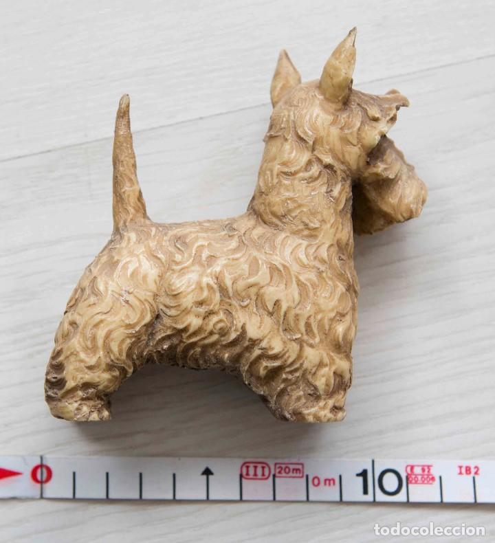 Antig&uuml;edades: Perro de raza Schnauzer miniatura en pasta. - Foto 2