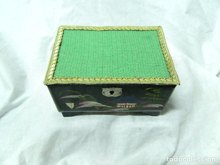 Antig&uuml;edades: CAJA CON MUSICA-JOYERO- - Foto 1