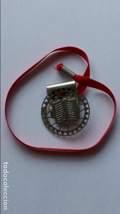 Antig&uuml;edades: Medalla religiosa de 3,2 cms de diametro - Foto 3