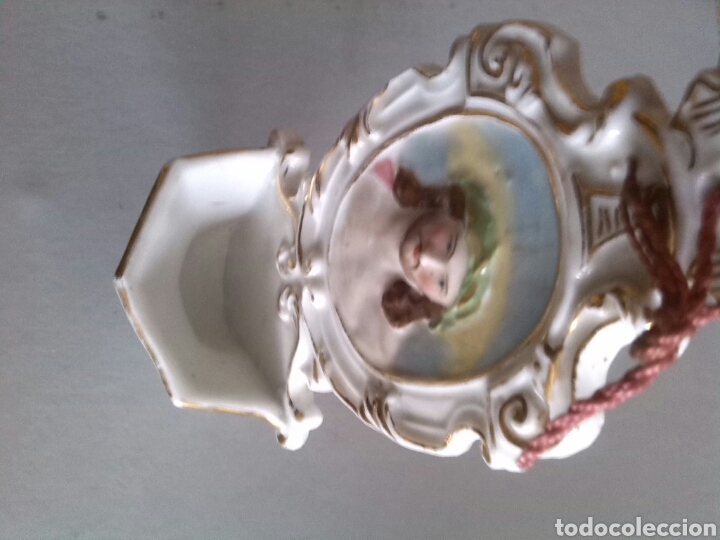 Antig&uuml;edades: Benditera antigua de porcelana - Foto 1