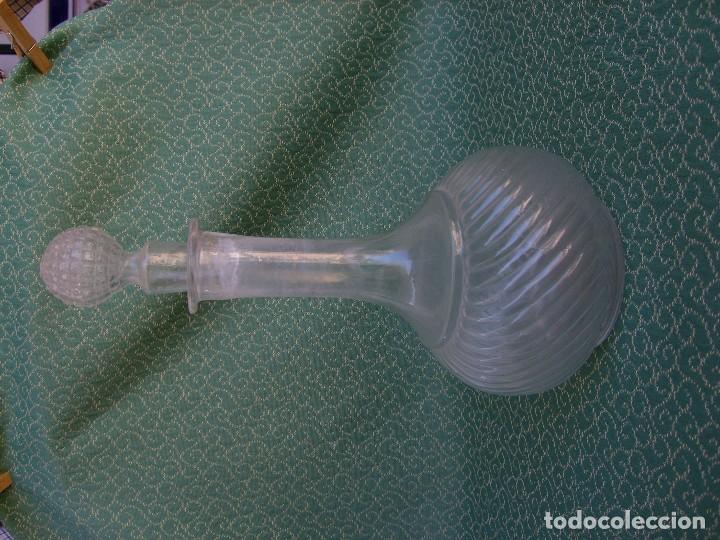 Antig&uuml;edades: licorera en cristal soplado - Foto 1
