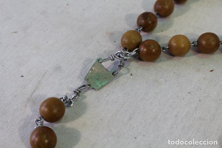 Antig&uuml;edades: Rosario de cuentas de madera - Foto 3